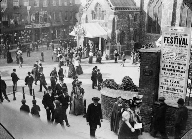 Black and White Image of St Andrew's Plain, Norwich. Taken in 1910.