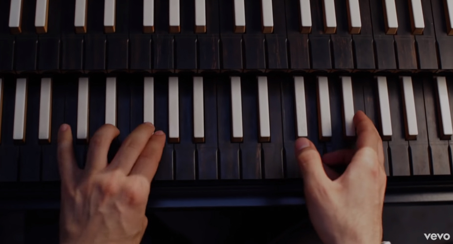 Video thumbnail: two hands playing piano